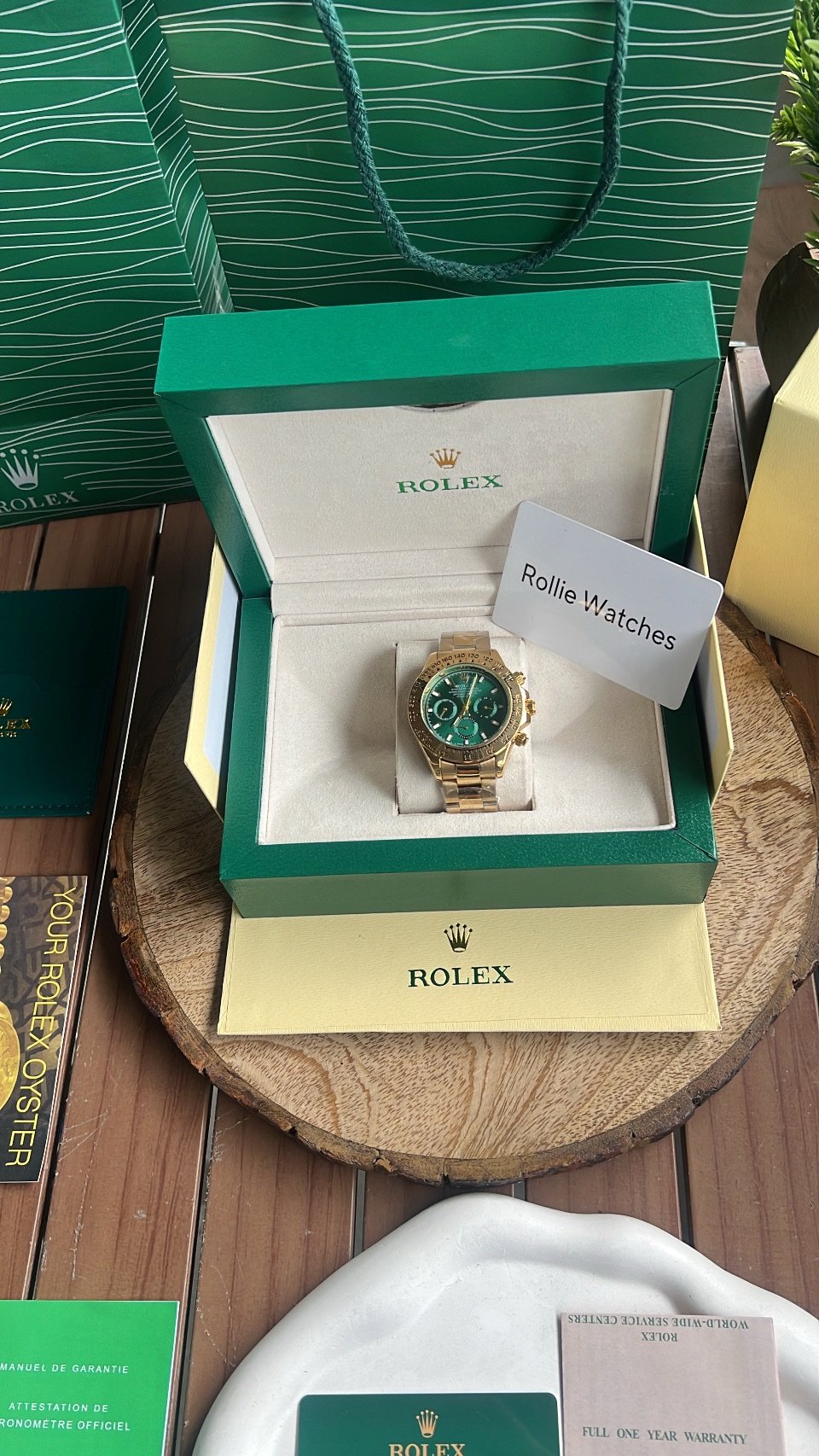 Rolex Oyster Perpetual Daytona Quartz - Image 2