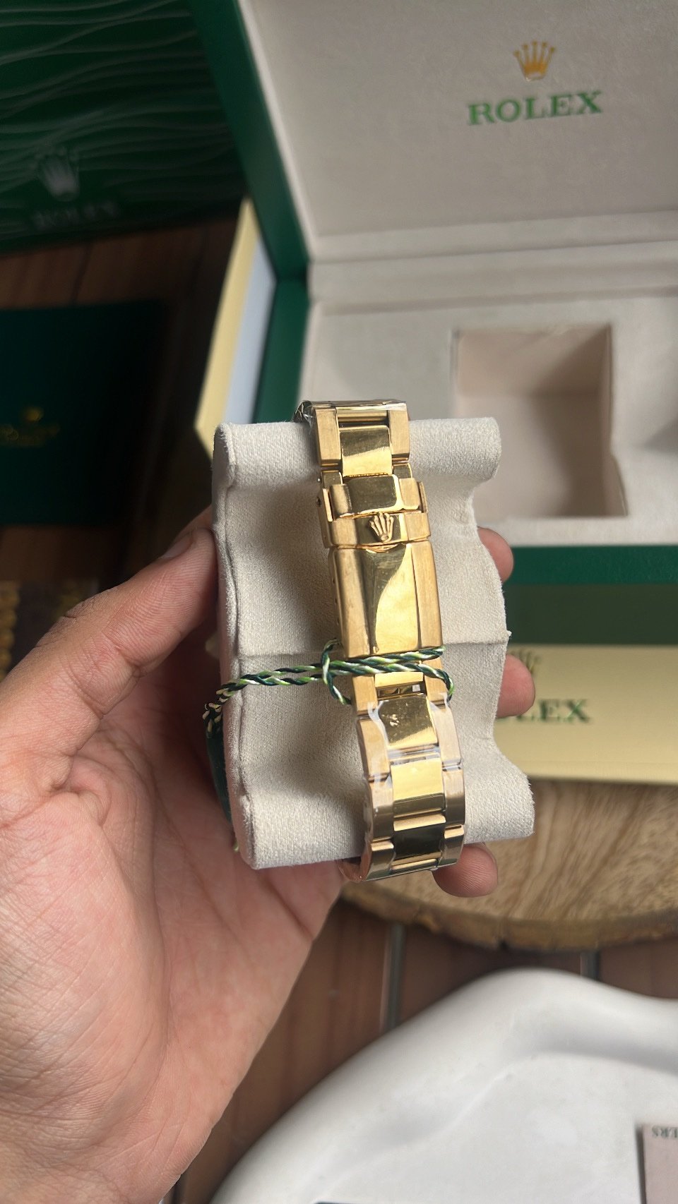 Rolex Oyster Perpetual Daytona Quartz - Image 4