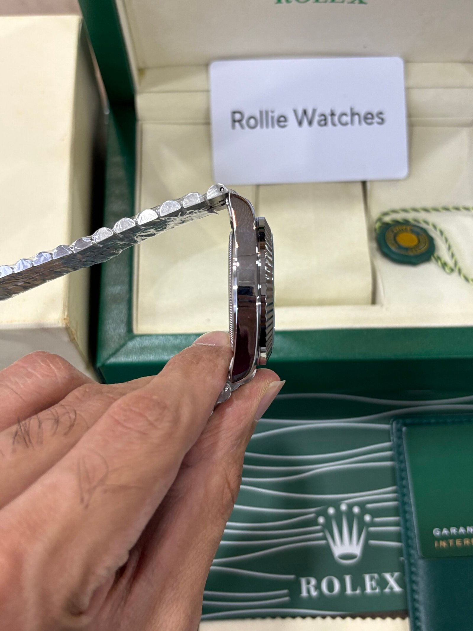 Rolex Oyster Perpetual Date Just Quartz - Image 2