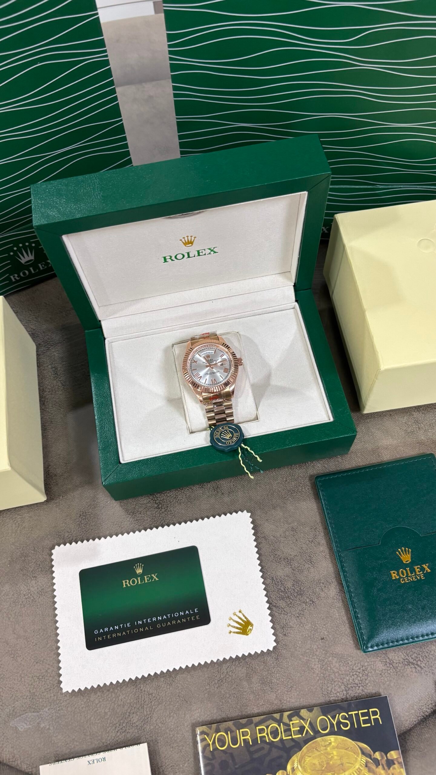 ROLEX OYSTER PERPETUAL DAY DATE - Image 5