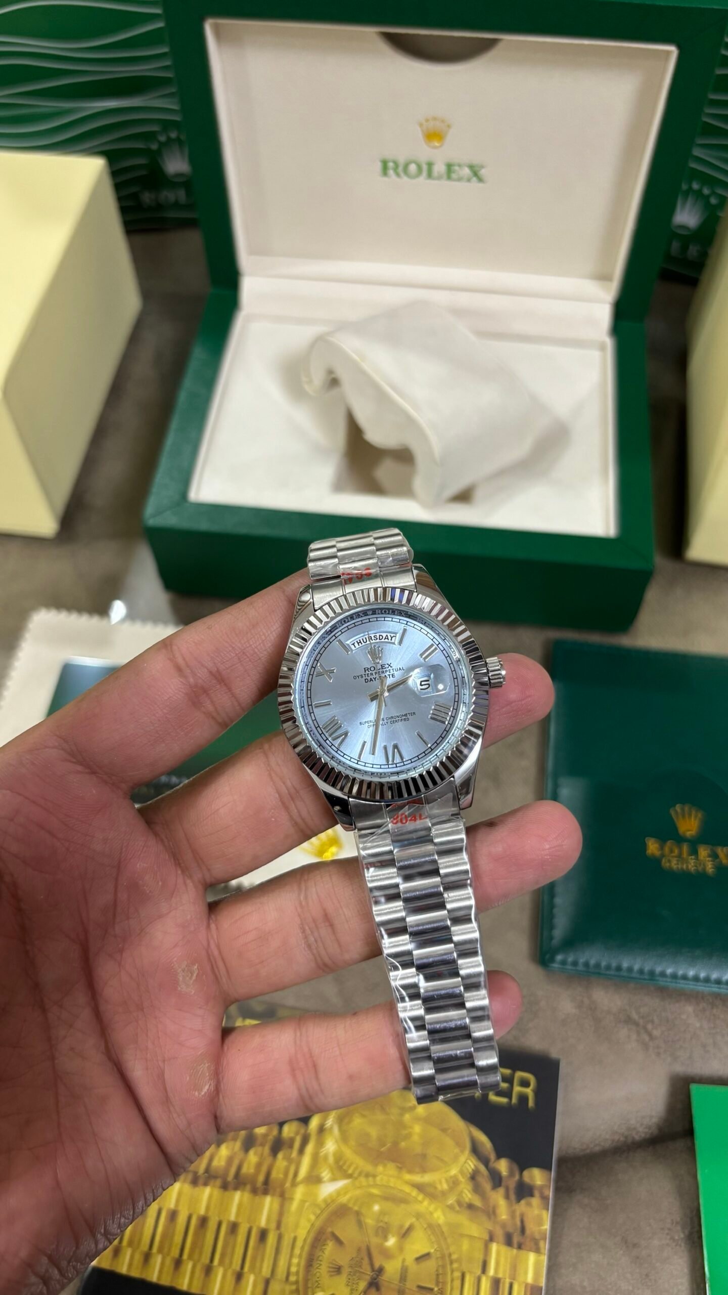 ROLEX OYSTER PERPETUAL DAY DATE - Image 5