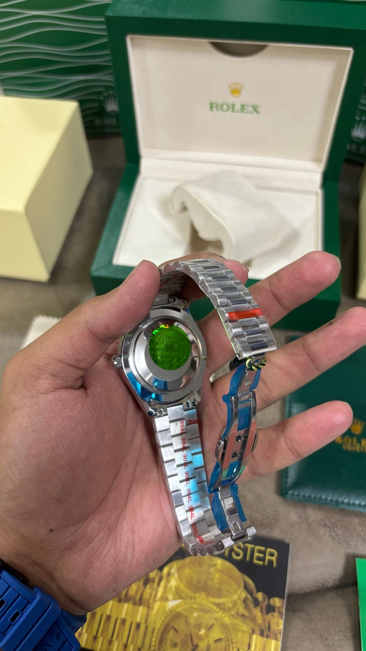 ROLEX OYSTER PERPETUAL DAY DATE - Image 3